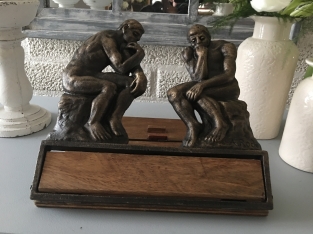 Classic Bookend: ‘The Thinker’ (Rodin) – Cast Iron and Wood